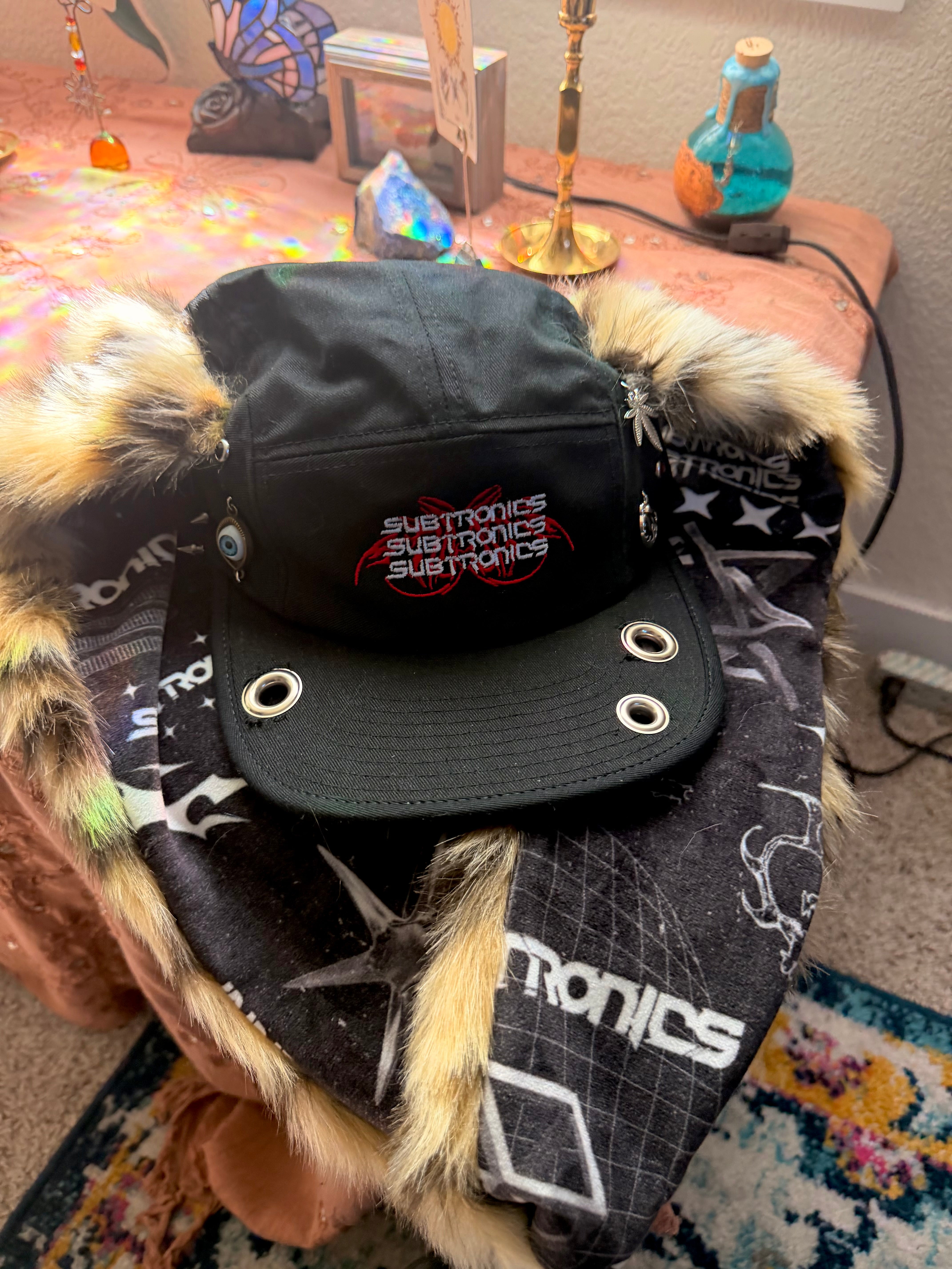 1-of-1-subtronics-bunny-ears-5-panel-1