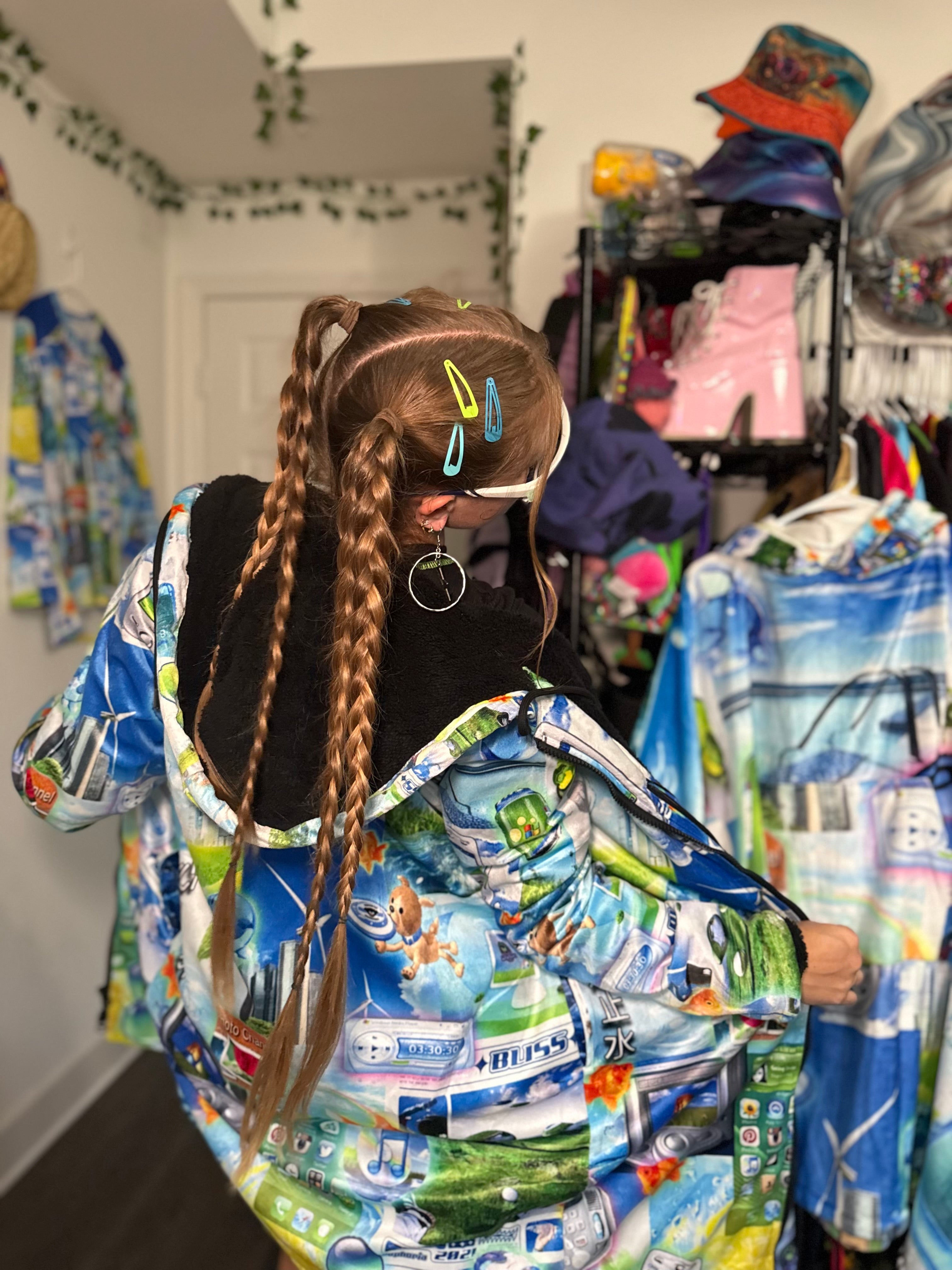 Frutiger Aero Zip-up Cloak