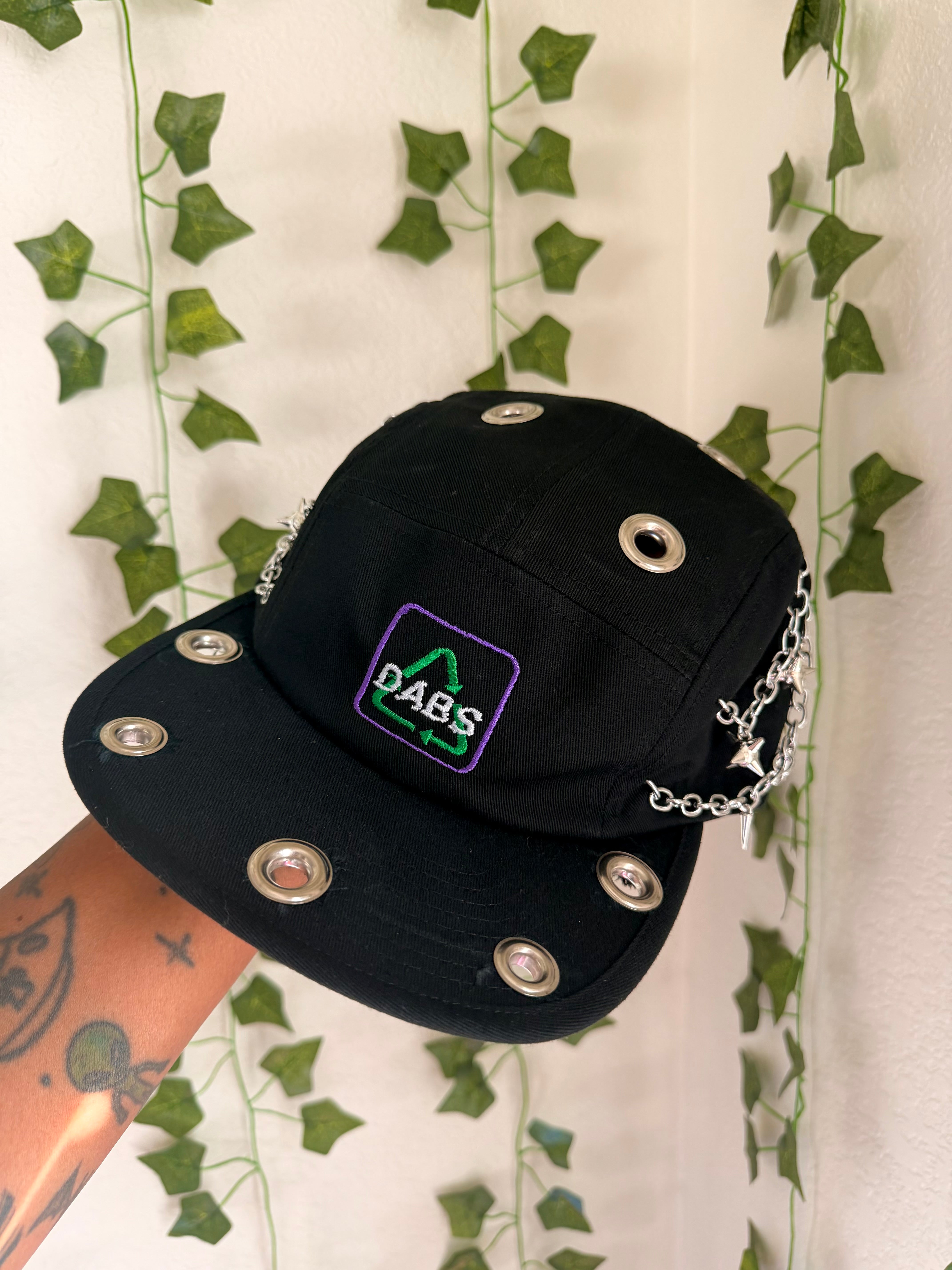 1-of-1-dabs-with-grommets