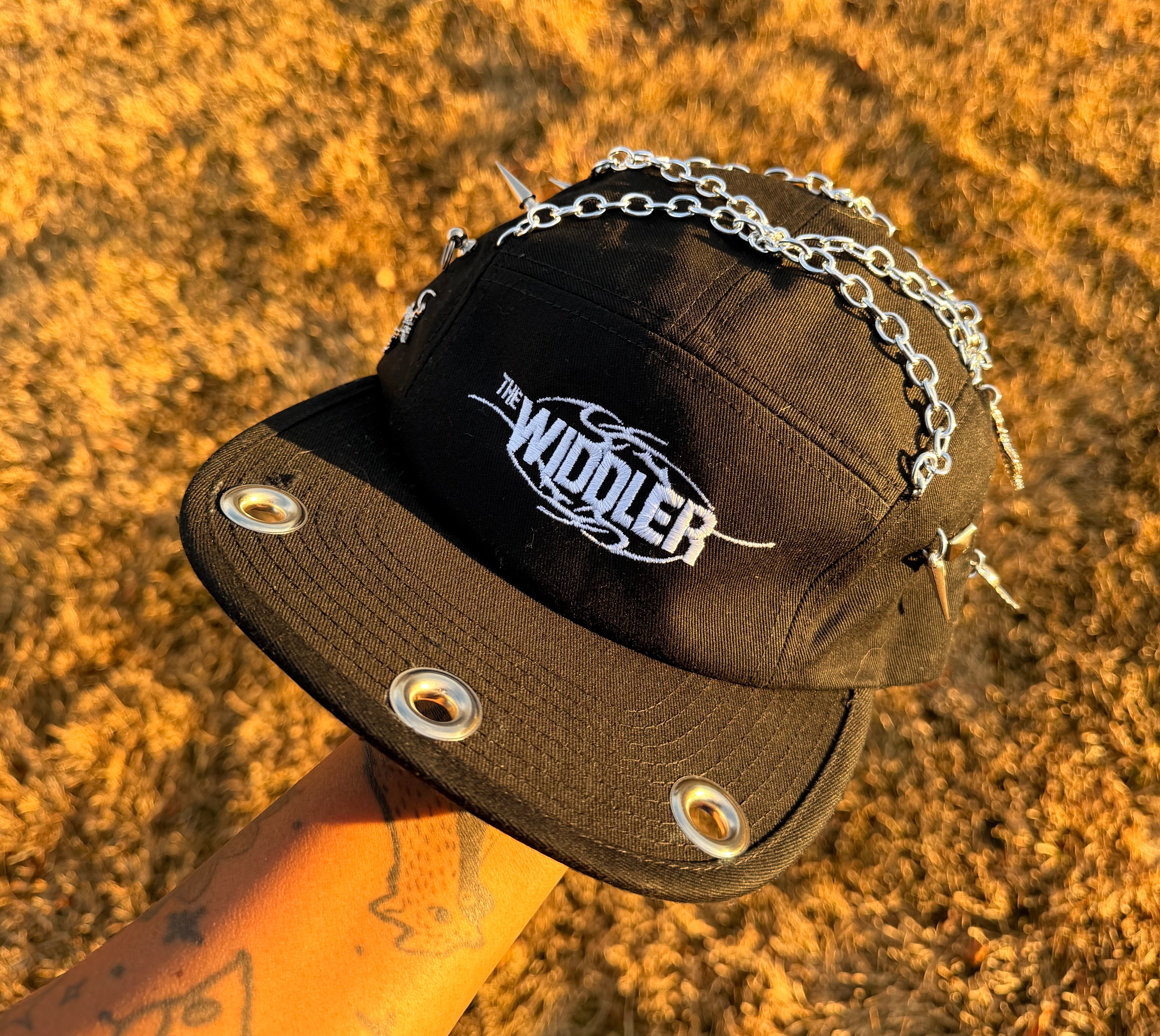 white-the-widdler-5-panel-1