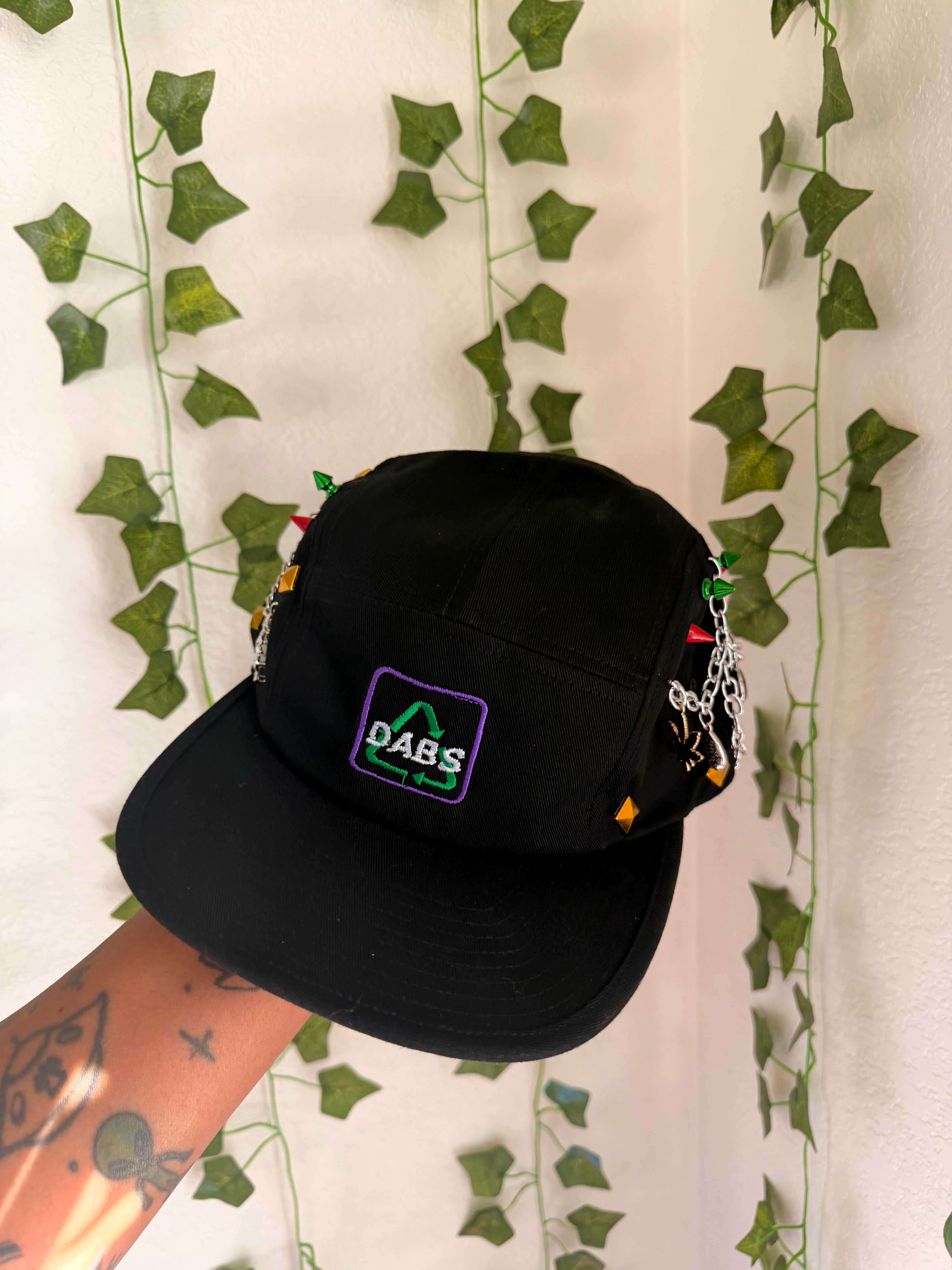 1-of-1-dab-with-chains